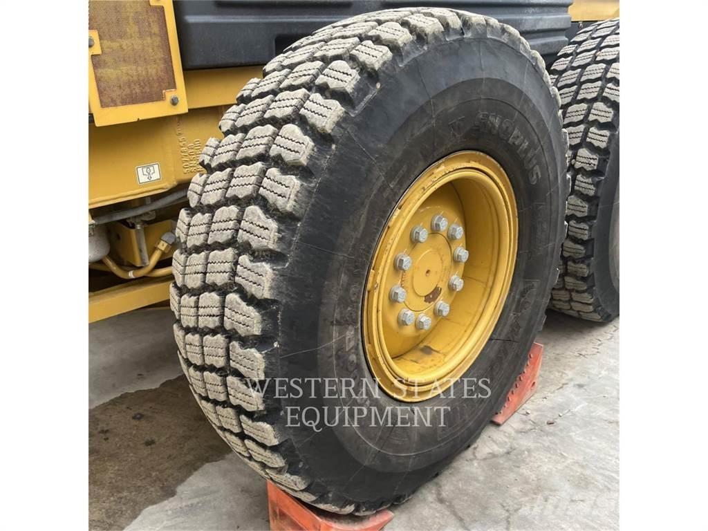 CAT 140 AWD Грейдери