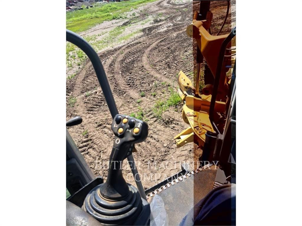 CAT 140M Грейдери