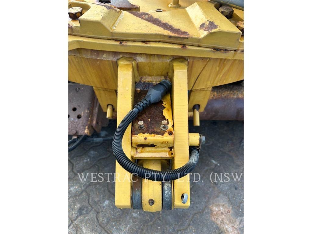 CAT 140M Грейдери