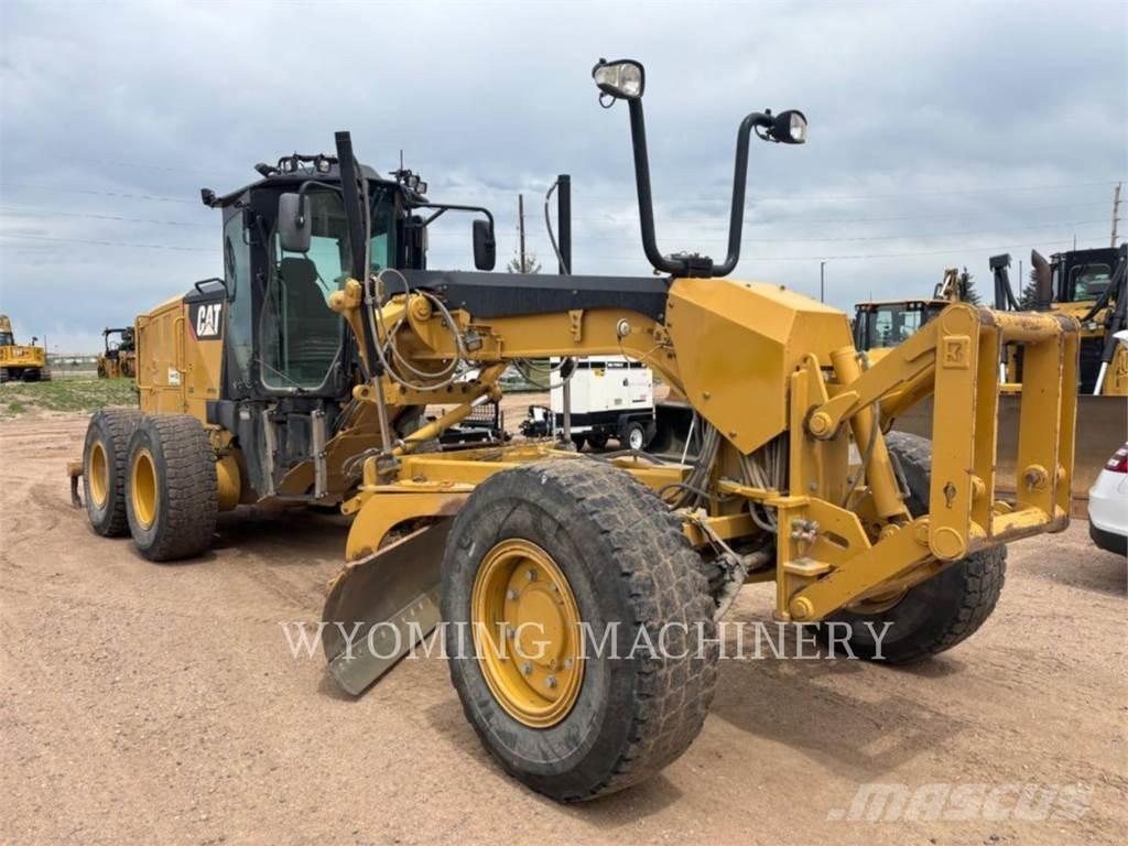 CAT 140M 2 Грейдери