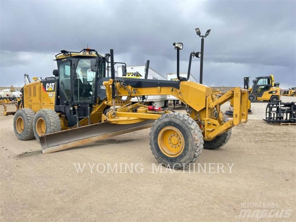 CAT 140M 2 Грейдери