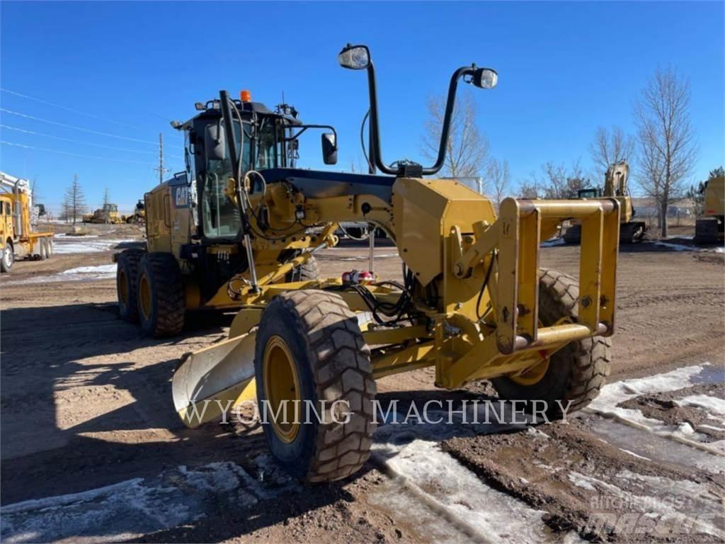 CAT 140M 2 Грейдери