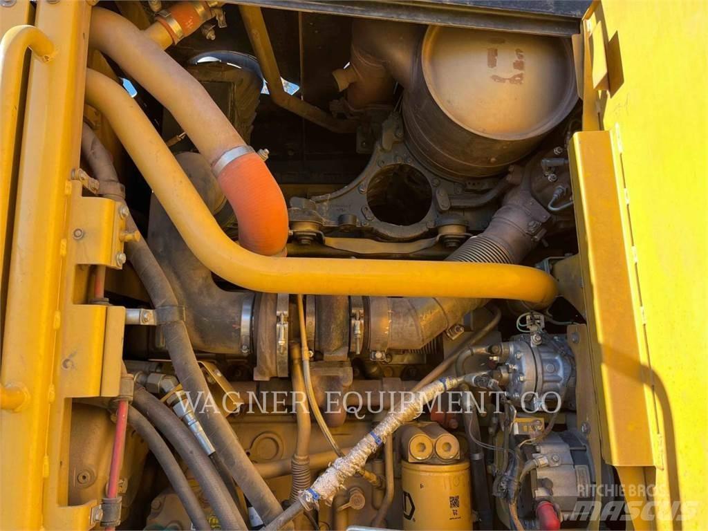 CAT 140M2 AWD Грейдери