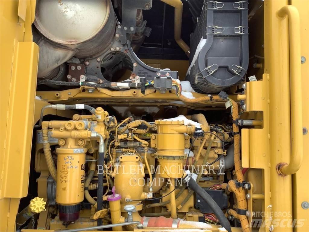 CAT 140M2AWD Грейдери
