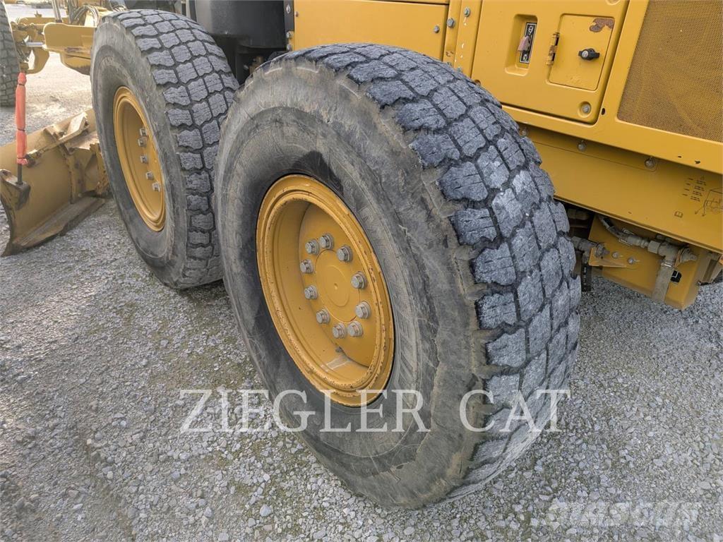 CAT 140M2AWD Грейдери