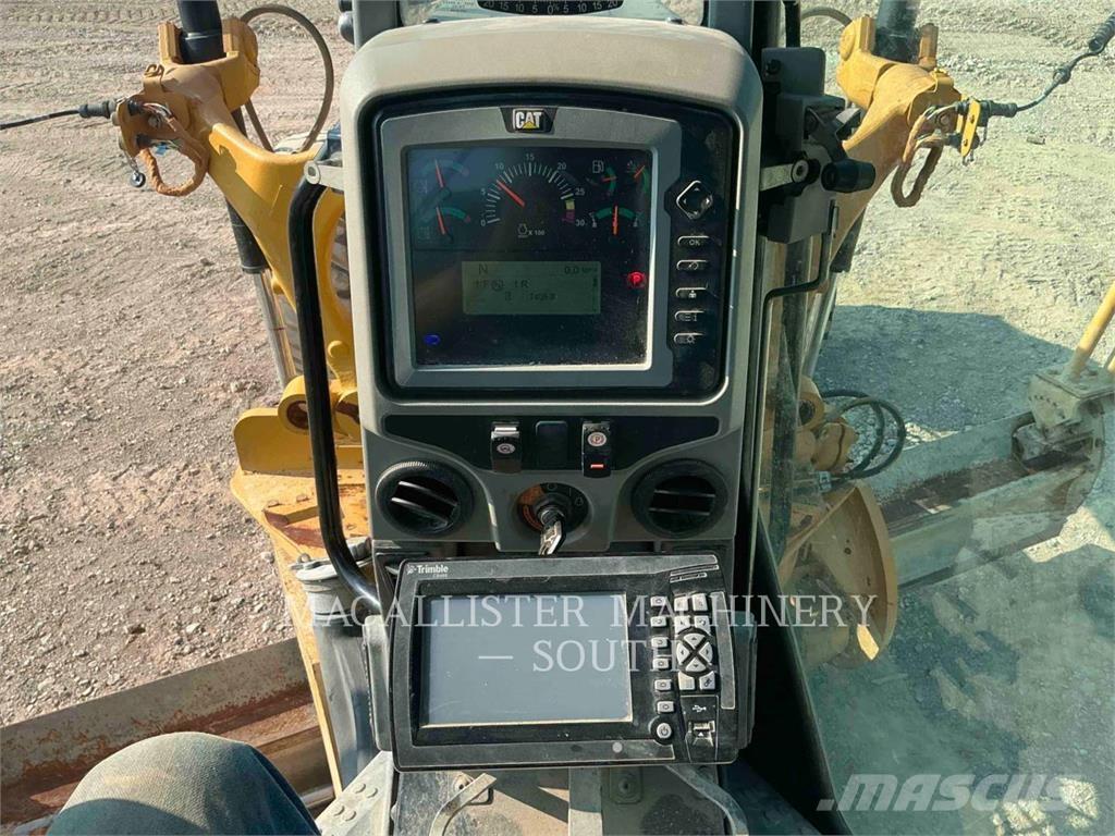 CAT 140M3AWD Грейдери