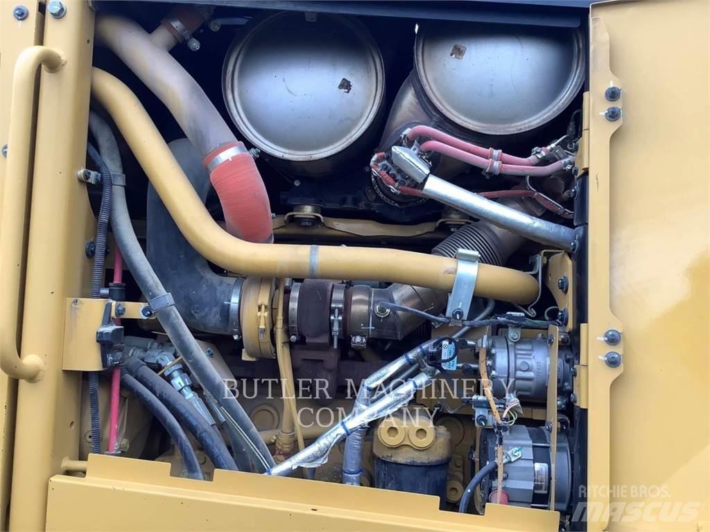 CAT 140M3AWDB Грейдери