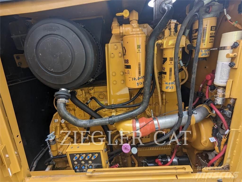 CAT 14M Грейдери