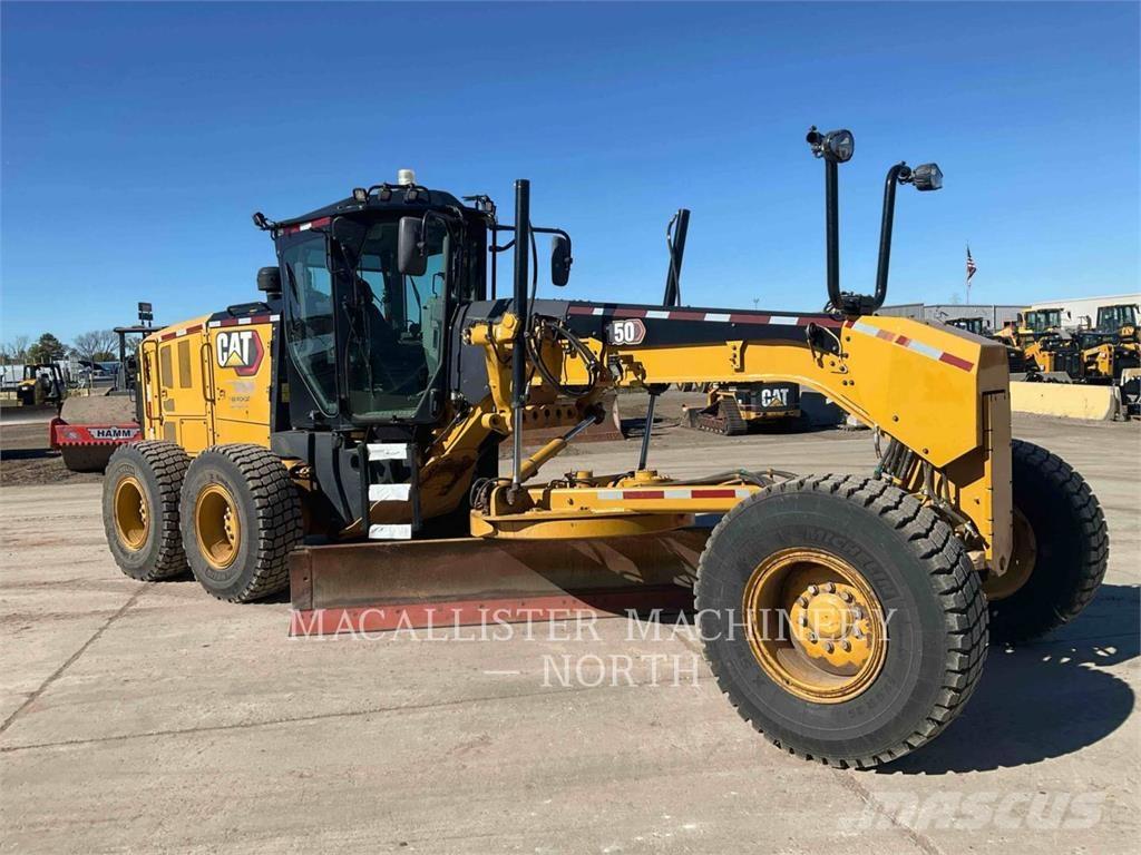 CAT 150 Грейдери