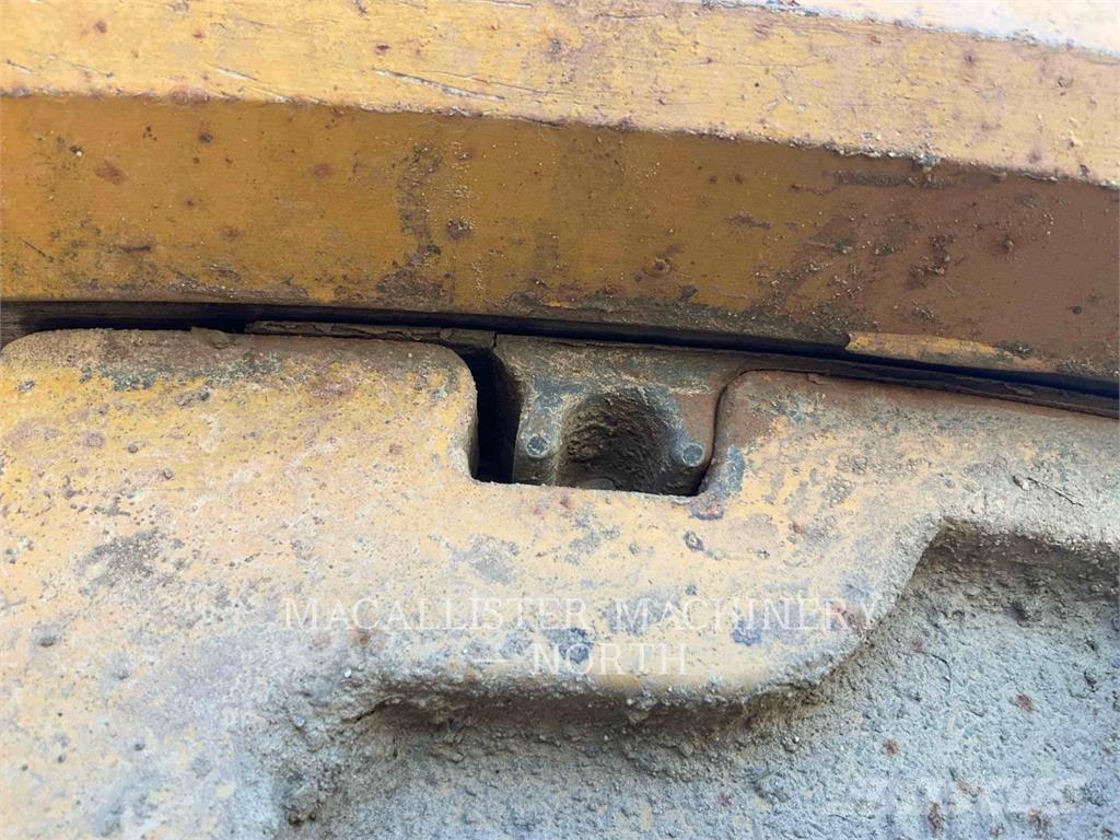 CAT 150 Грейдери