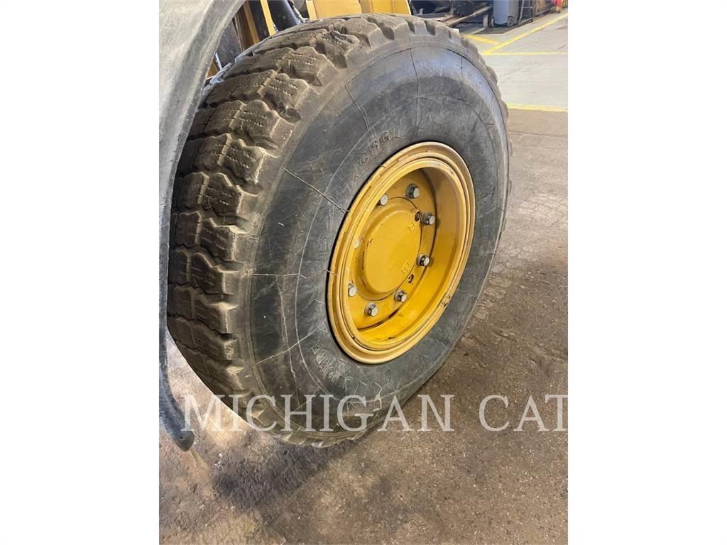 CAT 150 AWD Грейдери