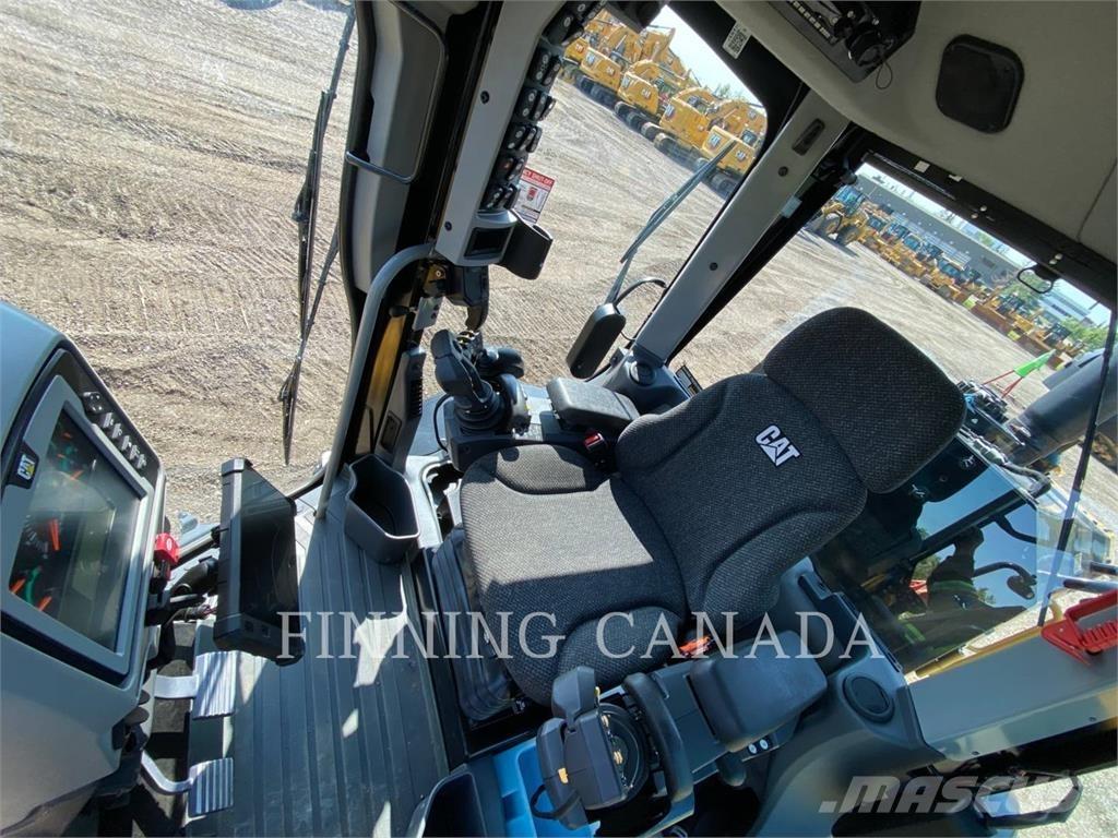 CAT 150 AWD Грейдери
