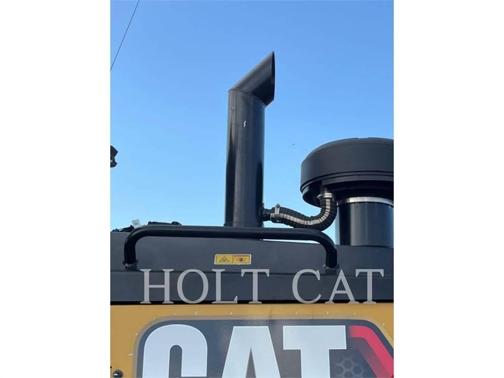 CAT 150 JOY Грейдери