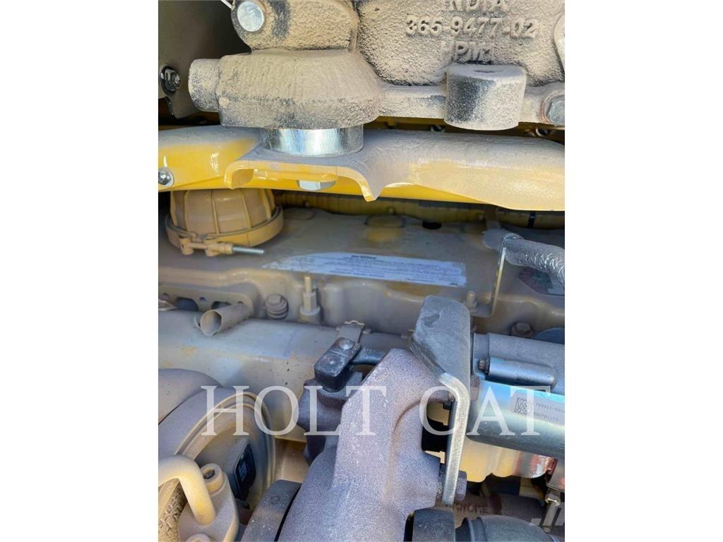 CAT 150 JOY3 Грейдери