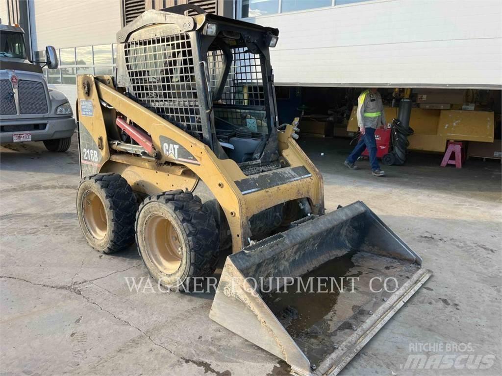 CAT 216B Мини товарачи
