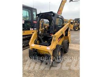 CAT 226 HF Мини товарачи

