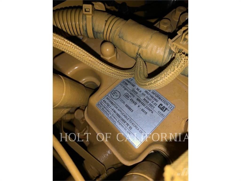 CAT 226 HF Мини товарачи
