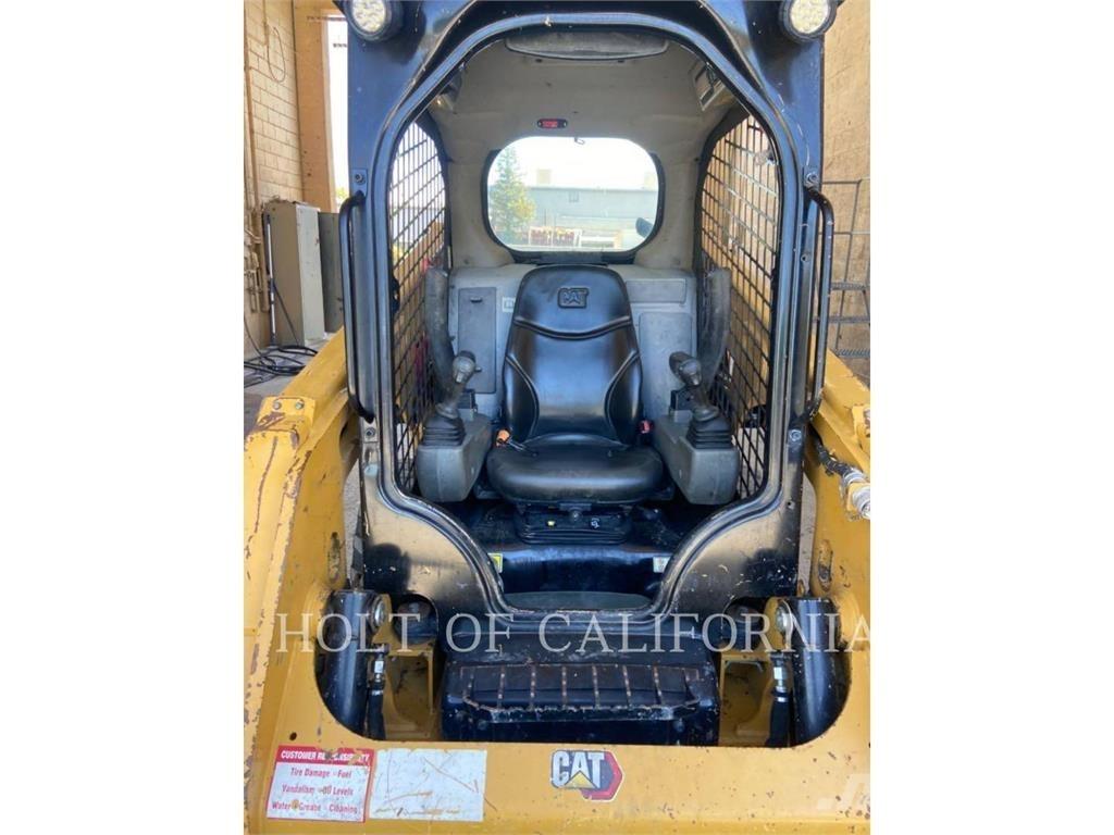 CAT 226 HF Мини товарачи
