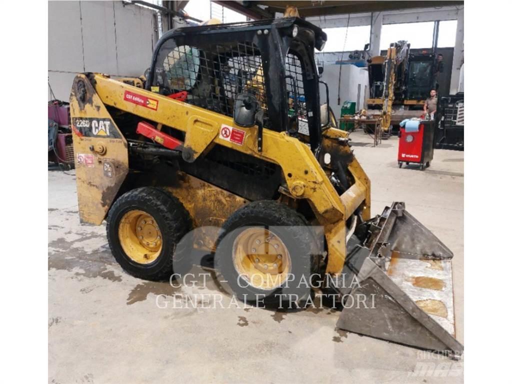 CAT 226D Мини товарачи
