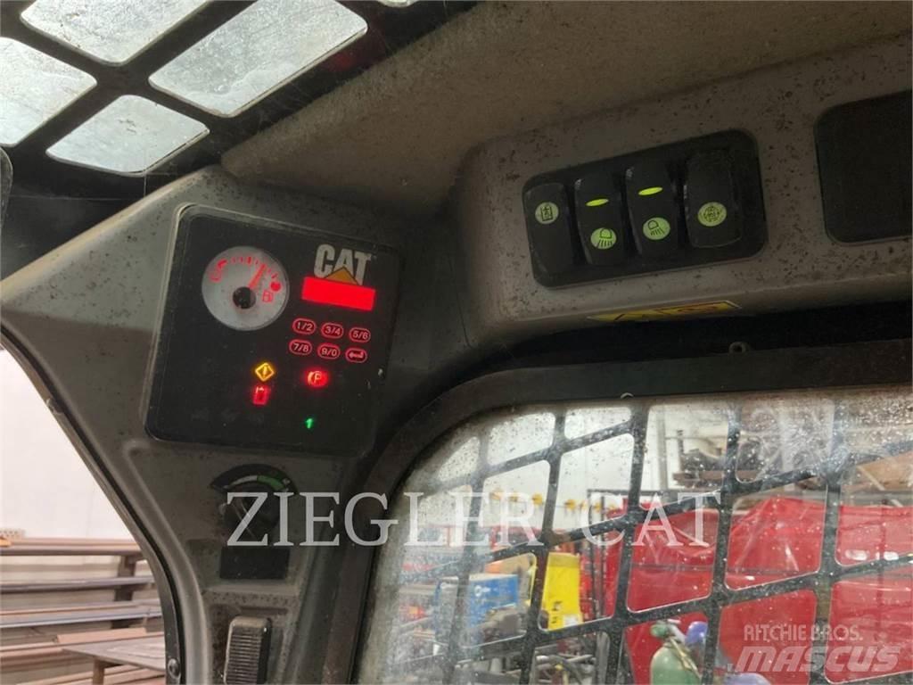 CAT 226D Мини товарачи
