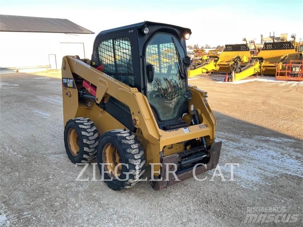 CAT 226D Мини товарачи
