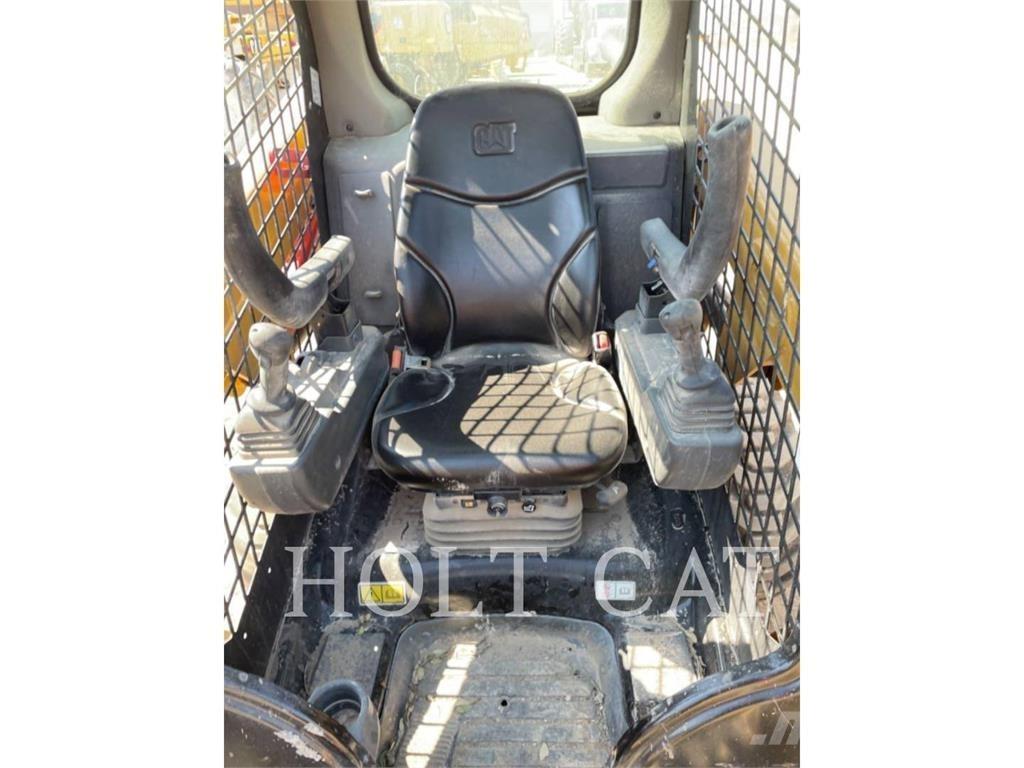 CAT 226D Мини товарачи
