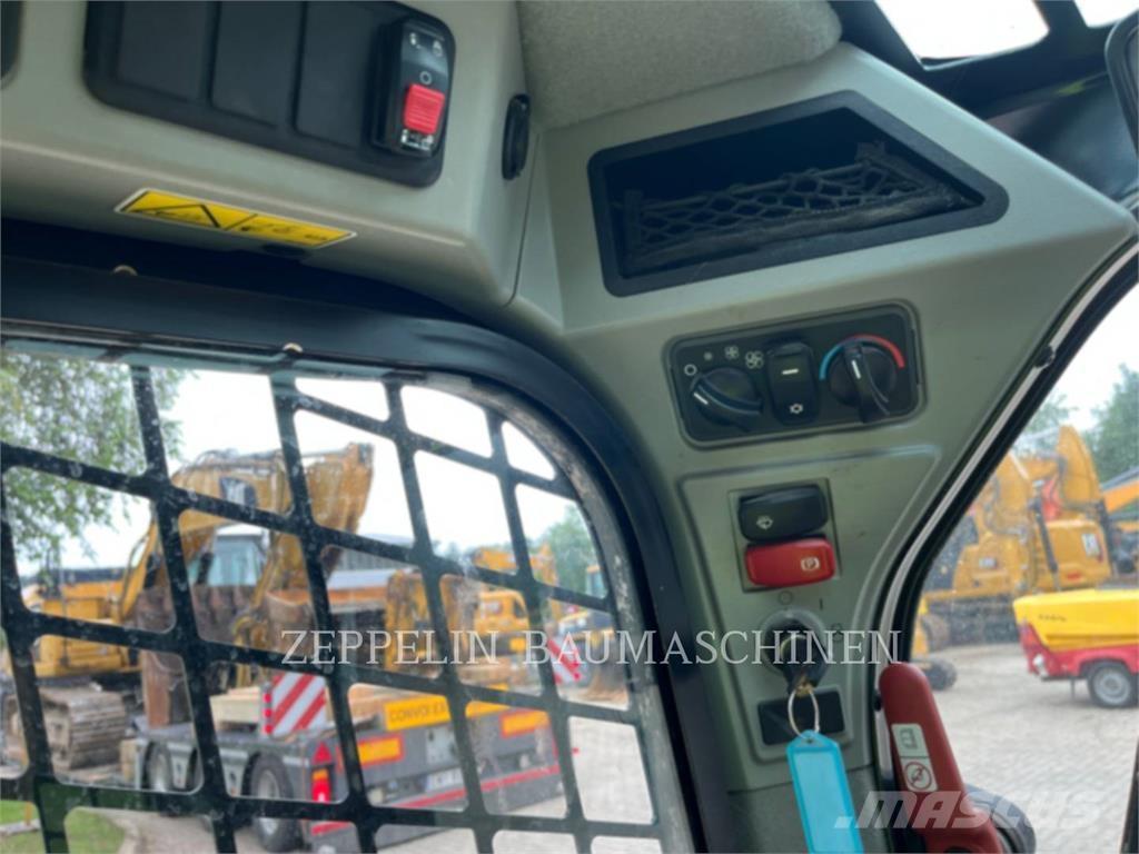 CAT 226D Мини товарачи
