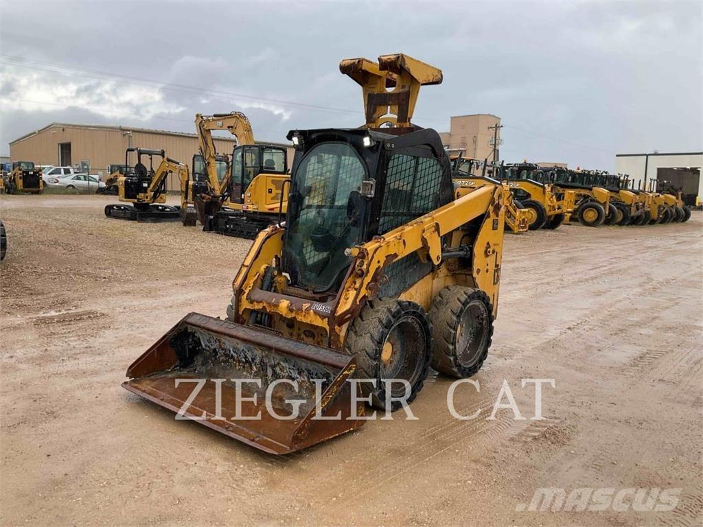 CAT 226D Мини товарачи

