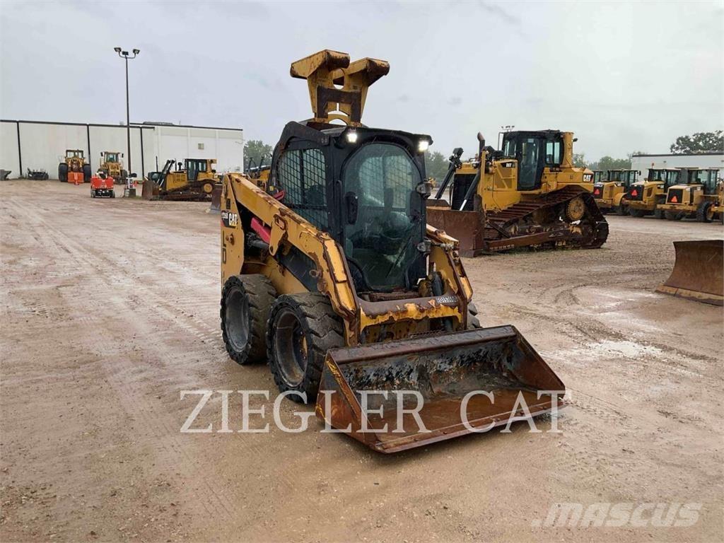 CAT 226D Мини товарачи
