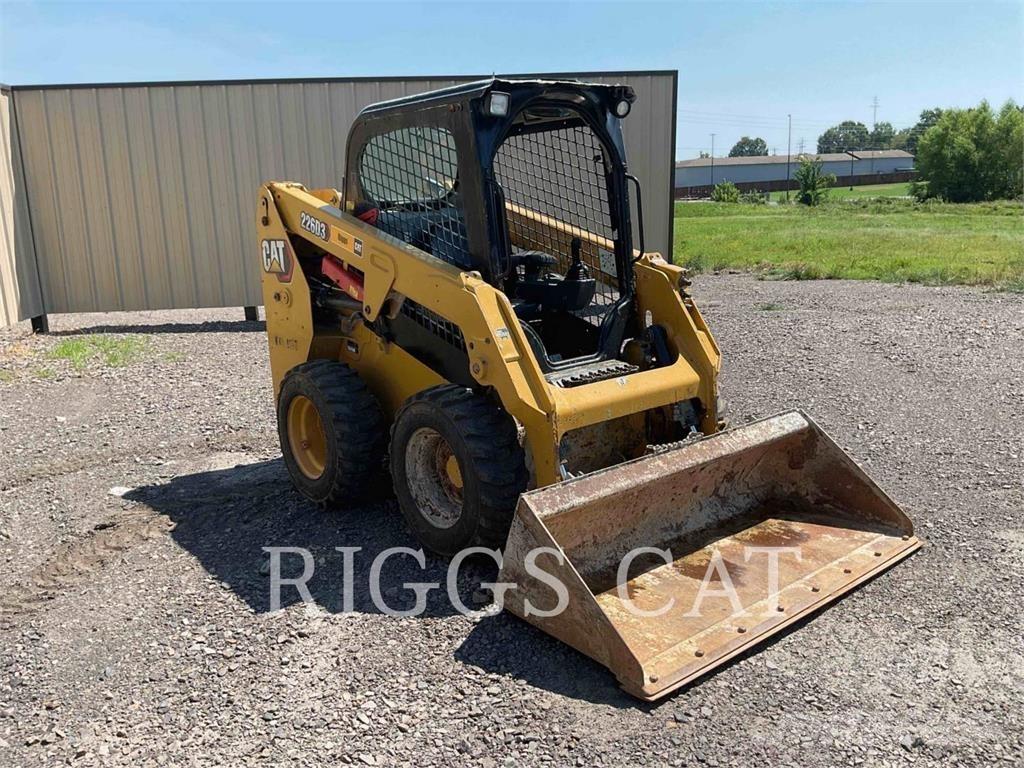 CAT 226D Мини товарачи
