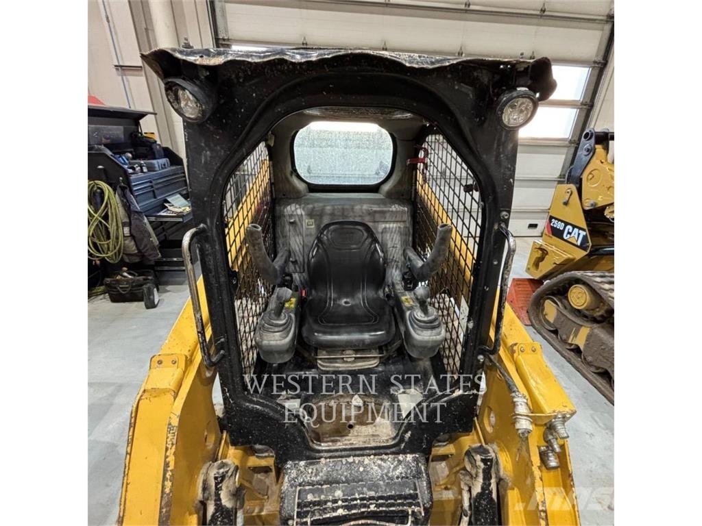 CAT 226D Мини товарачи
