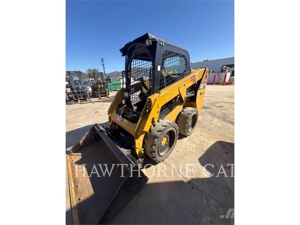 CAT 226D Мини товарачи
