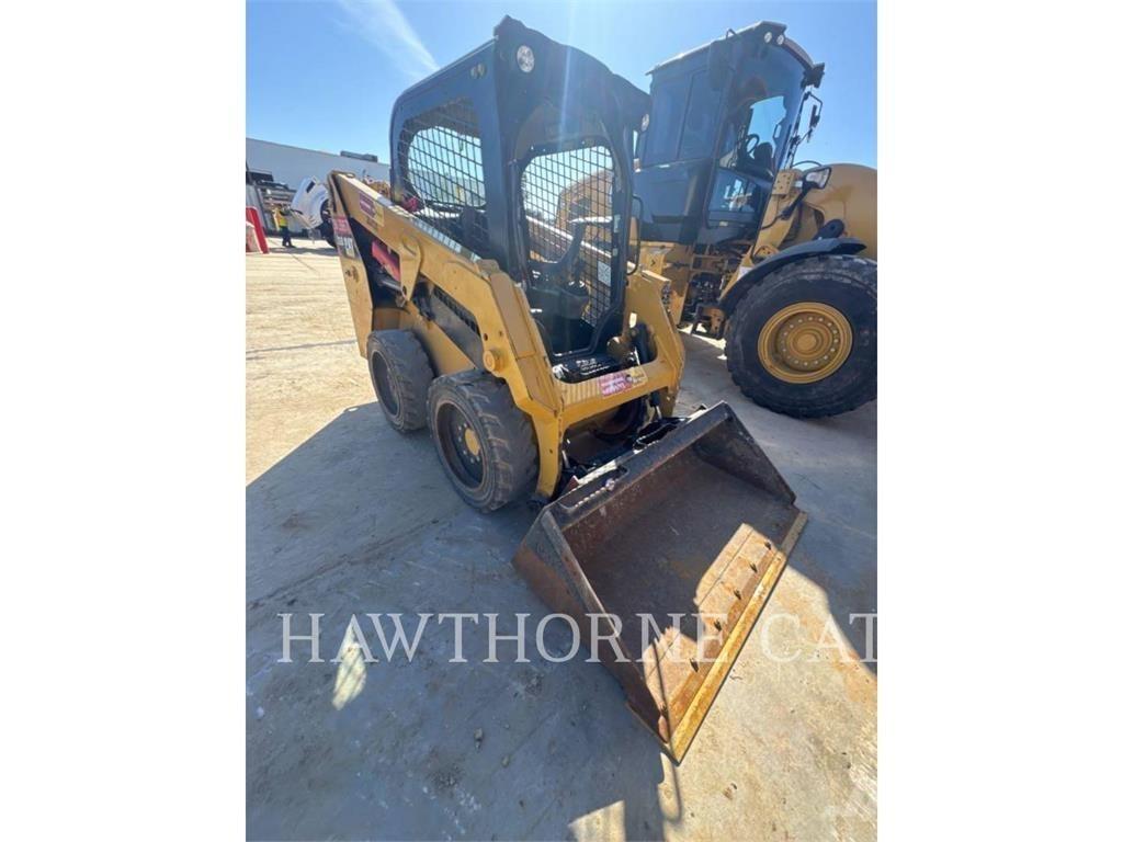 CAT 226D Мини товарачи

