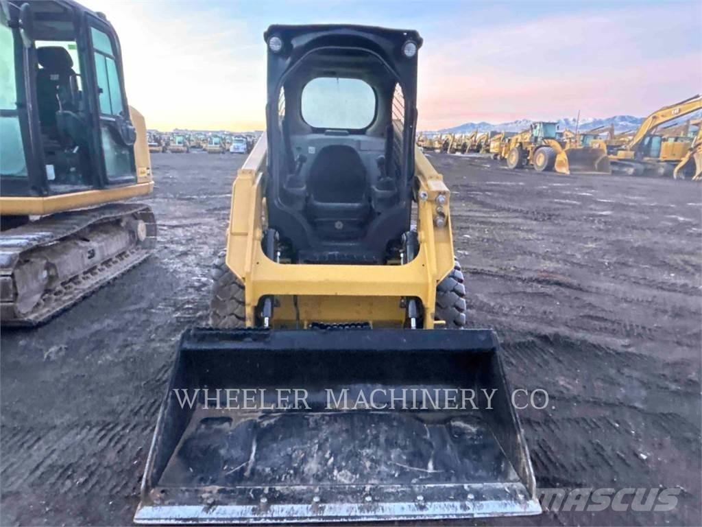 CAT 226D C1-H2 Мини товарачи

