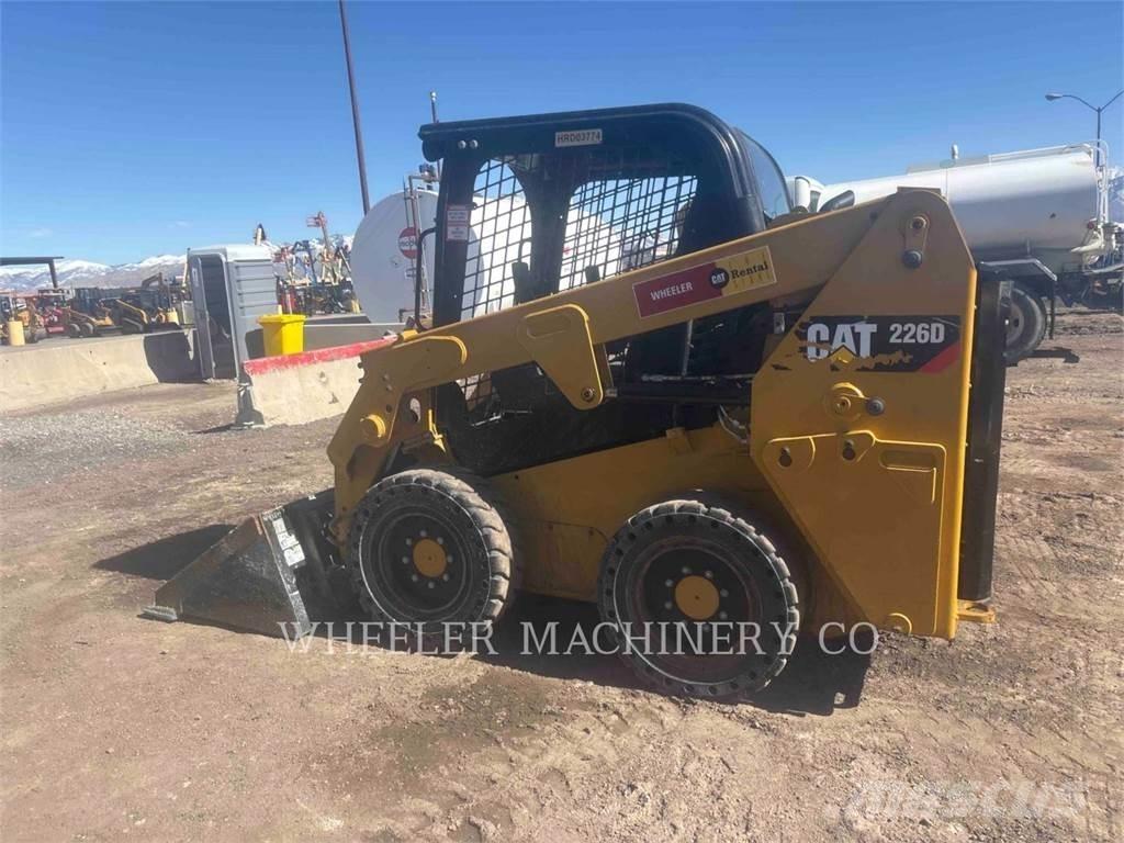 CAT 226D C1-H2 Мини товарачи
