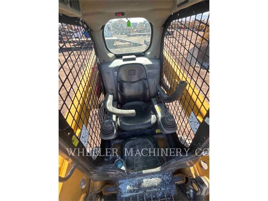 CAT 226D C1-H2 Мини товарачи
