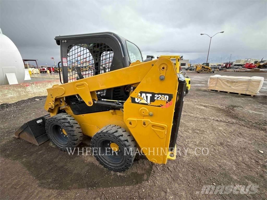 CAT 226D C1-H2 Мини товарачи

