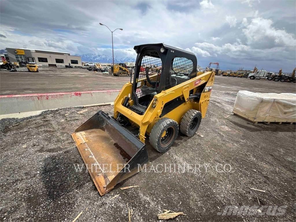 CAT 226D C1-H2 Мини товарачи
