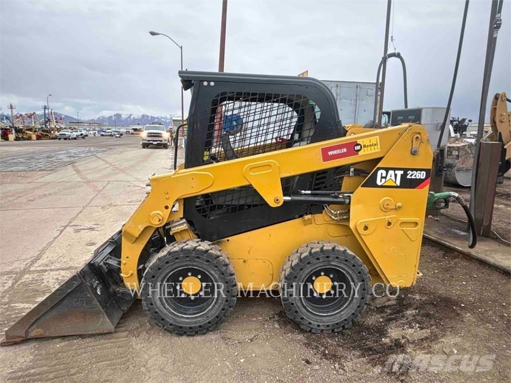CAT 226D C1-H2 Мини товарачи
