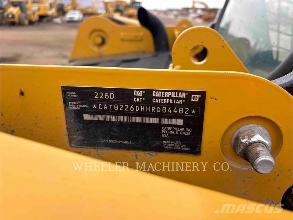 CAT 226D C1-H2 Мини товарачи
