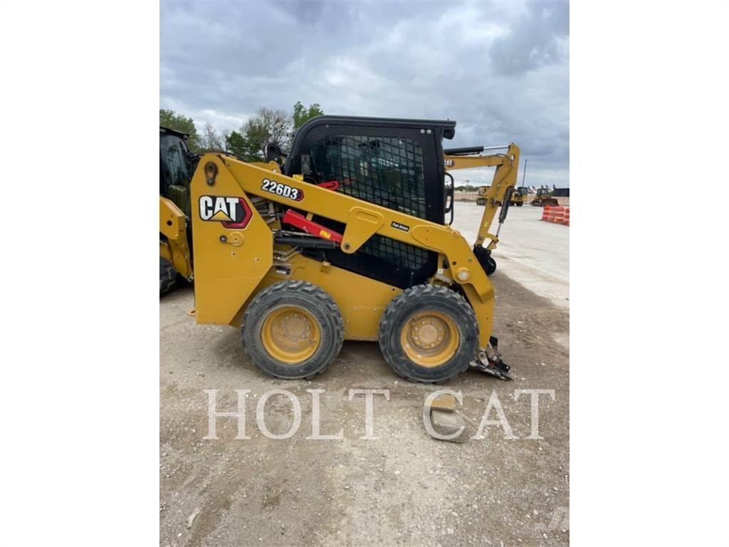 CAT 226D CAB Мини товарачи
