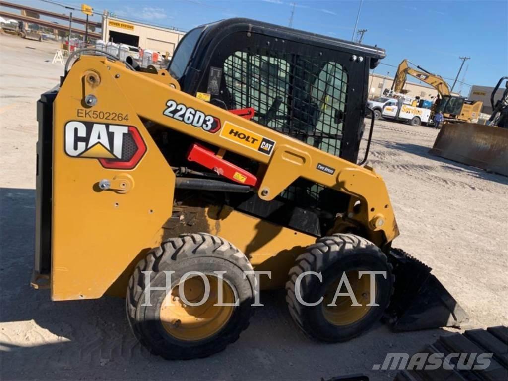 CAT 226D CAB Мини товарачи
