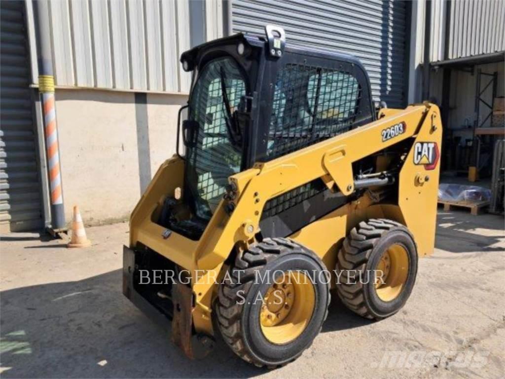 CAT 226D3 Мини товарачи
