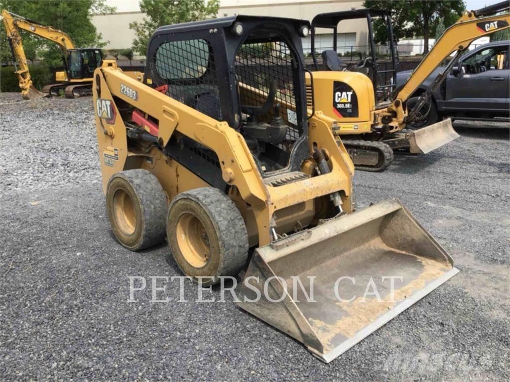 CAT 226D3 Мини товарачи
