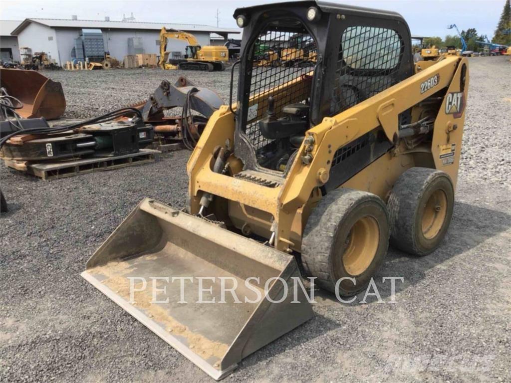 CAT 226D3 Мини товарачи
