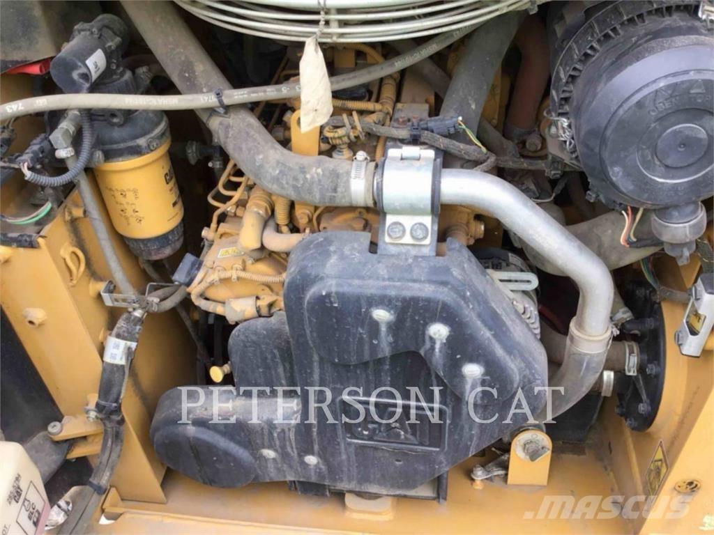 CAT 226D3 Мини товарачи
