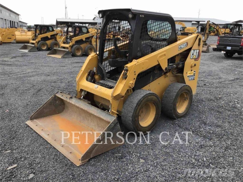 CAT 226D3 Мини товарачи
