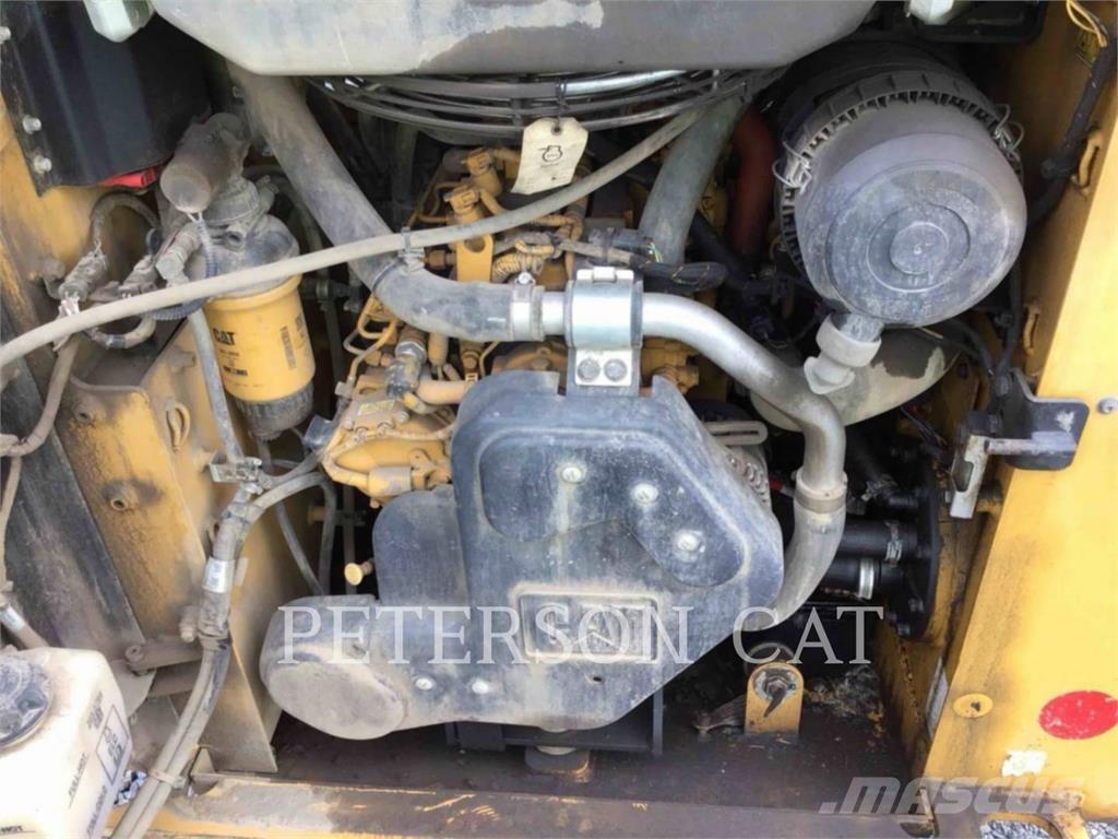 CAT 226D3 Мини товарачи
