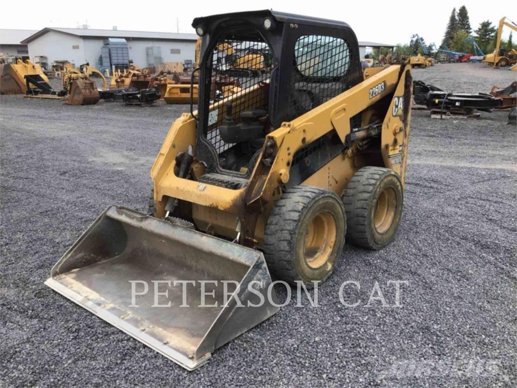 CAT 226D3 Мини товарачи
