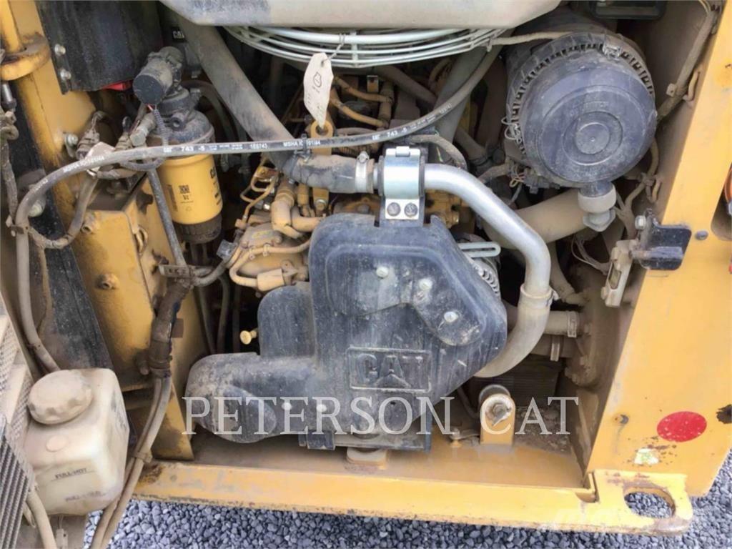 CAT 226D3 Мини товарачи
